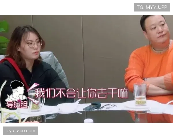 傅园慧训练完瘫在泳池边啃黄瓜，这自律和随性也太反差了